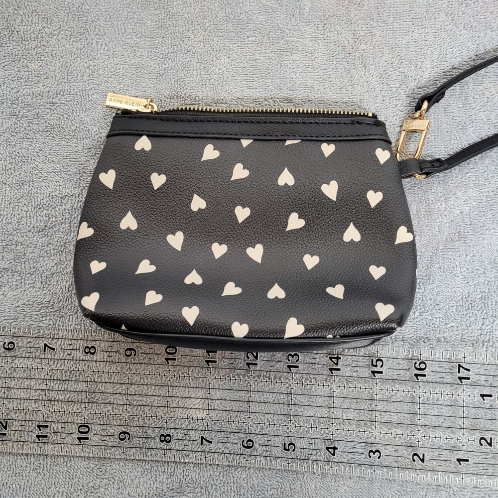 Anne Klein Black Heart‎ Print Wristlet Pouch Gold Hardware Pebbled Faux Leather